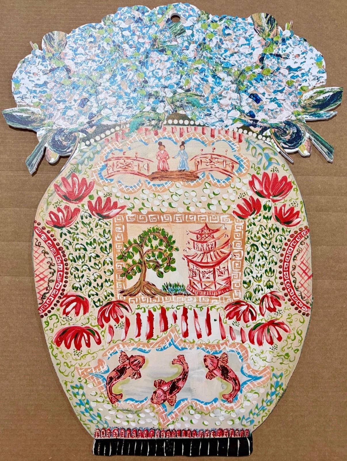 Chinois Vase with Hydrangeas Door Hanger