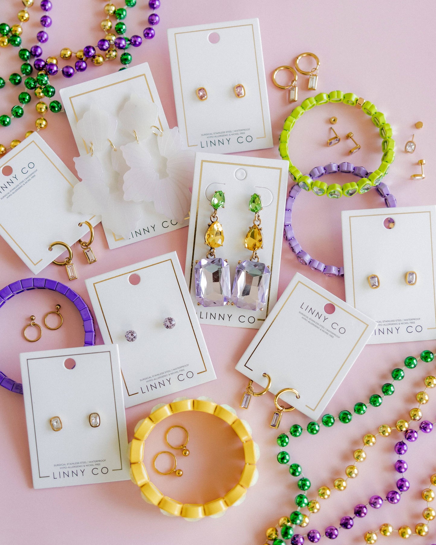 LINNY CO - Huggie Charm Earrings - Nola 10mm
