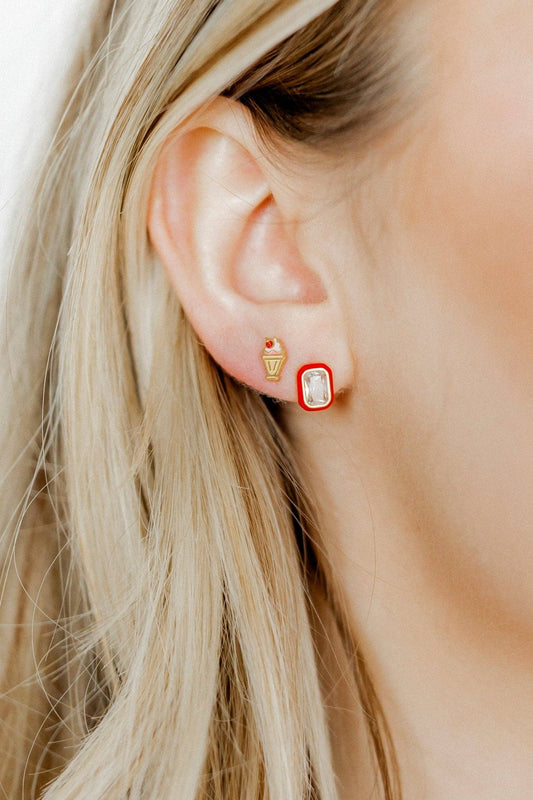 LINNY CO - Screwback Stud Earrings - Milkshake