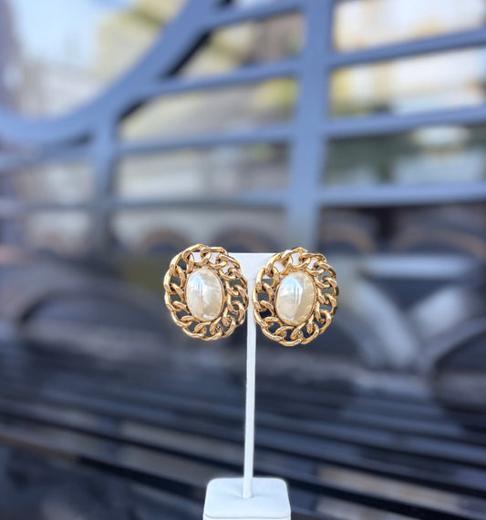 Gold Link Pearl Clip on Earrings
