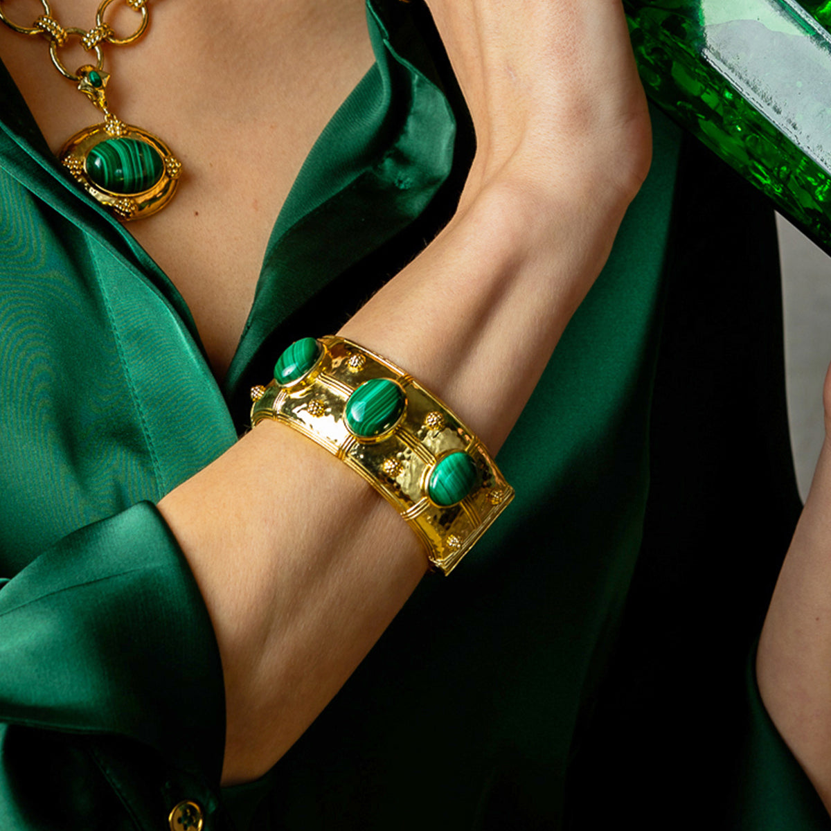 Cleopatra Grande Hinged Bangle