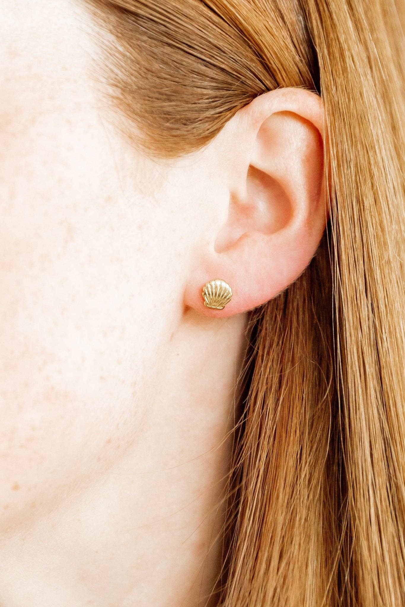 LINNY CO - Screwback Stud Earrings - Marina