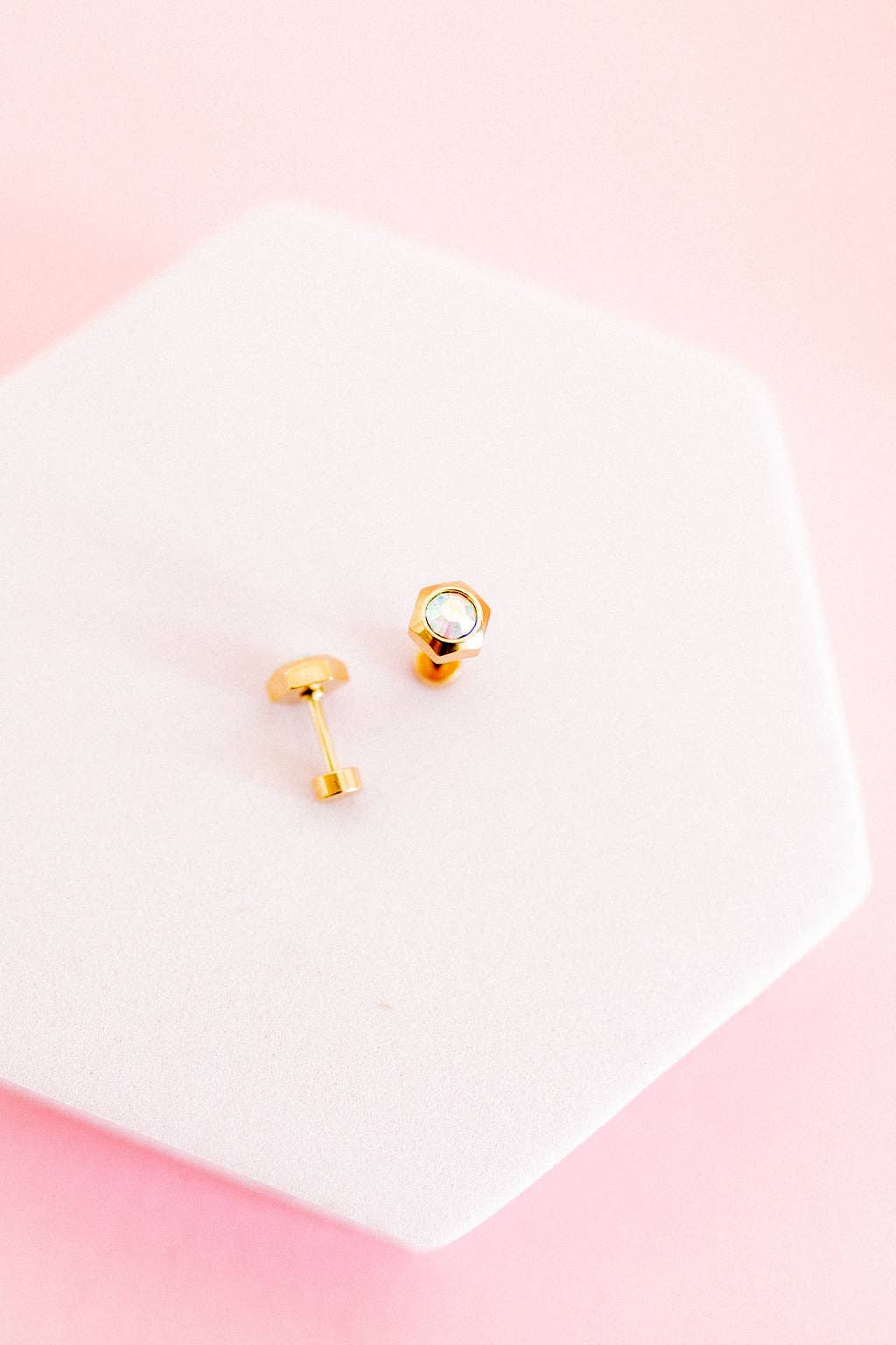 LINNY CO - Screwback Stud Earrings - Addison - Clear