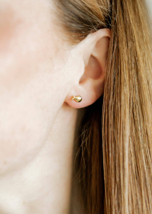LINNY CO - Screwback Stud Earrings - Whale