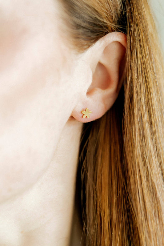 LINNY CO - Screwback Stud Earrings - Briar Flower Gold