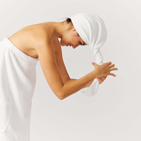 Weezie White Embroidered Wave Hair Towel