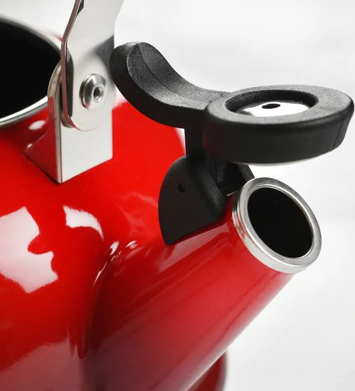 Le Creuset Classic Whistling Tea Kettle