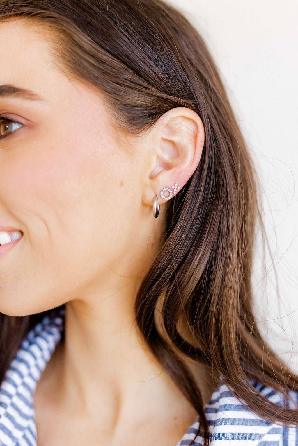 LINNY CO - Huggie Earrings - Scarlett Hoop Silver 14mm