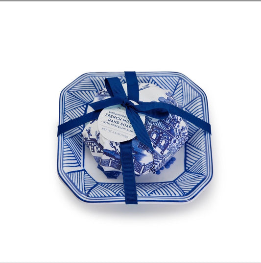 Blue Willow Sandalwood Soap Tray Set