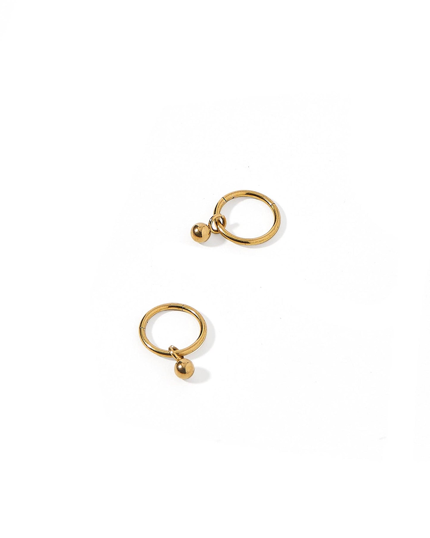 LINNY CO - Huggie Charm Earrings - Nola 10mm