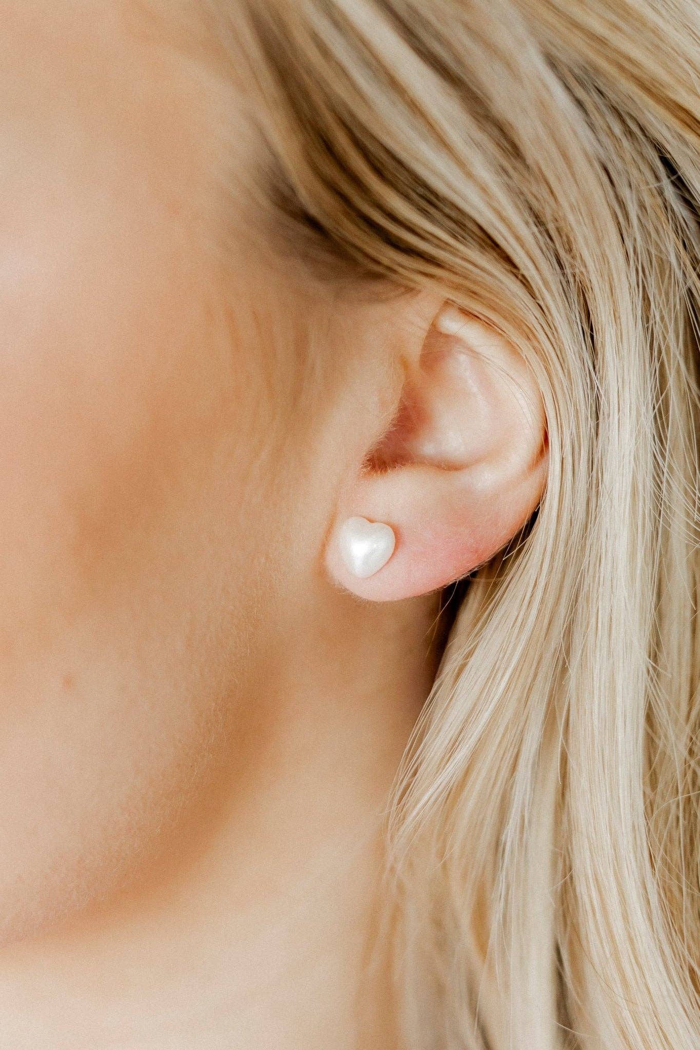 LINNY CO - Screwback Stud Earrings - Lucia Small