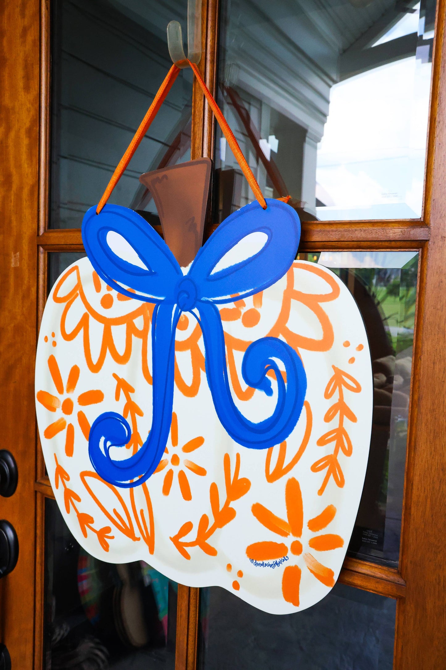 White Chinoiserie Pumpkin with Bow Doorhanger