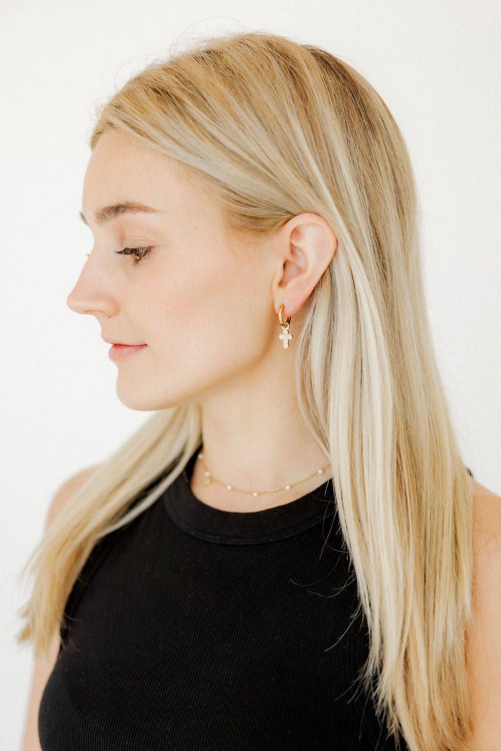 LINNY CO - Huggie Charm Earrings - Esther Cross Clear
