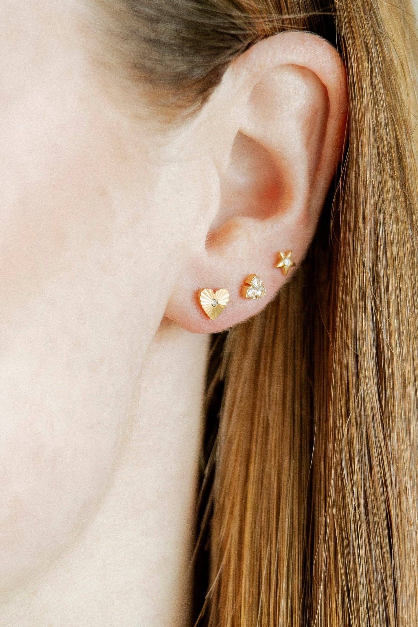 LINNY CO - Screwback Stud Earrings - Andrea Heart