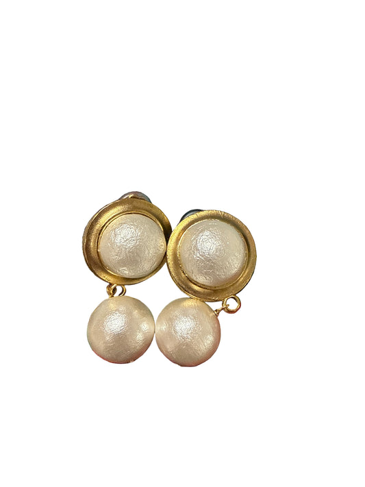 Double Pearl Earring (Clip on)