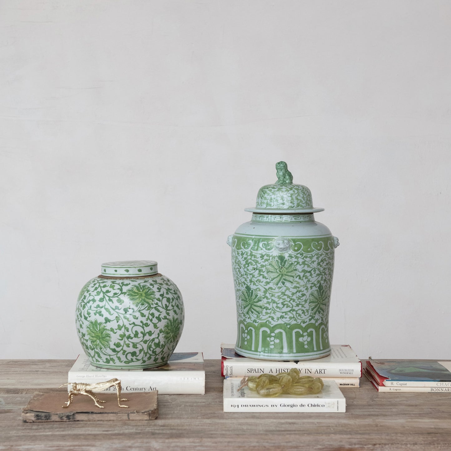 Decorative Hand-Painted Stoneware Ginger Jar w/ Floral Pattern & Foo Dog(Green & White)