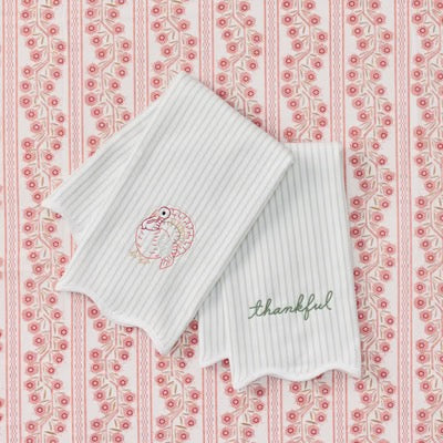 Scalloped Green Thankful Kitchen Towel Set