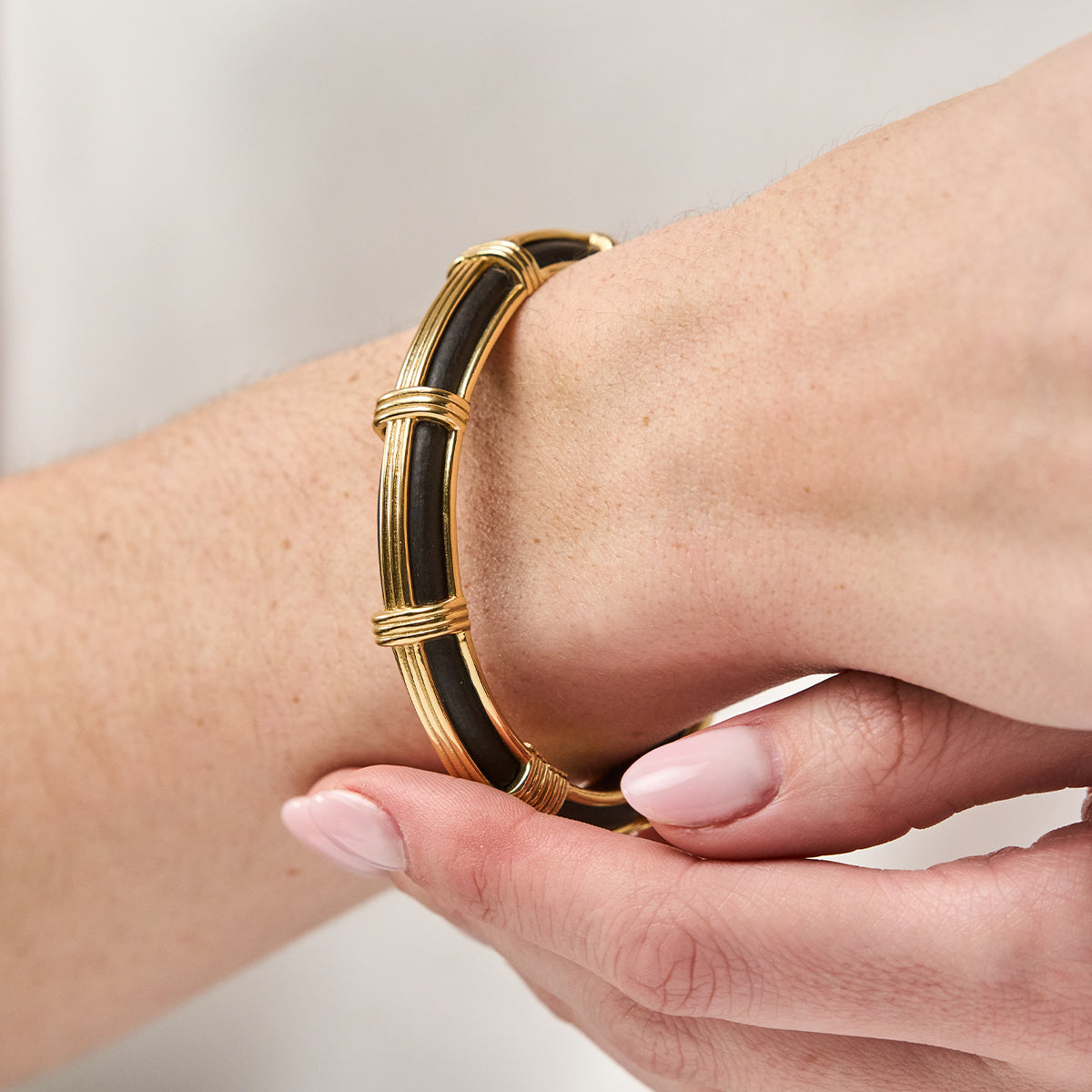 Gaia Petite Hinged Bangle in Ebony