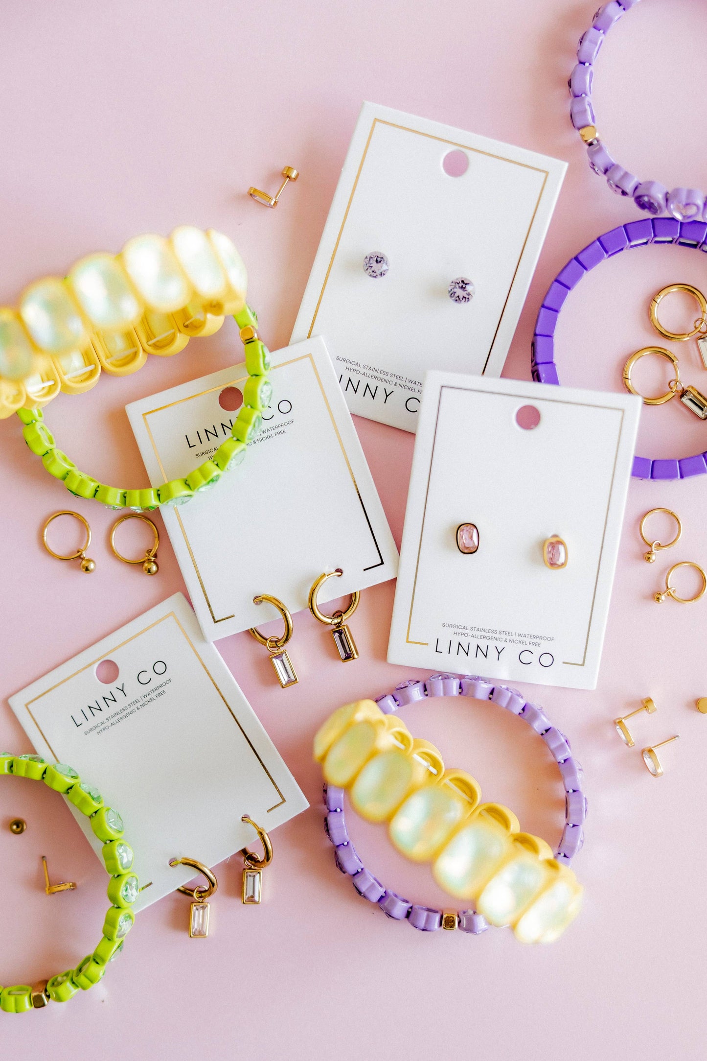 LINNY CO - Huggie Charm Earrings - Nola 10mm