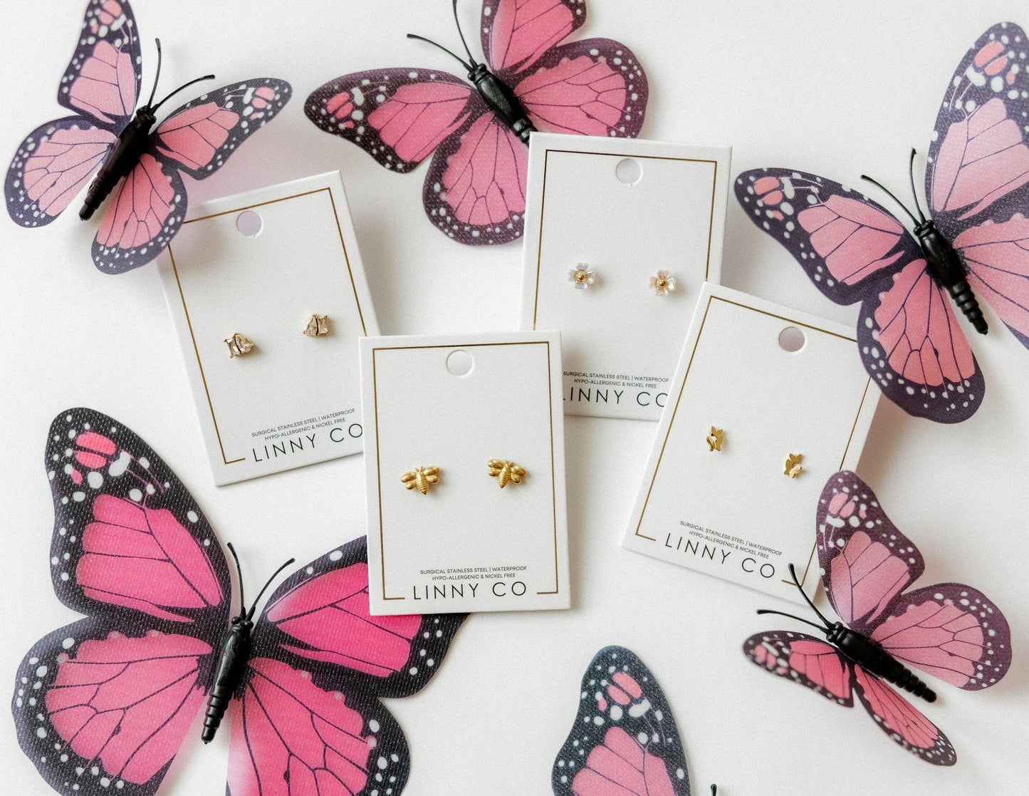 LINNY CO - Screwback Stud Earrings - Bumble Bee