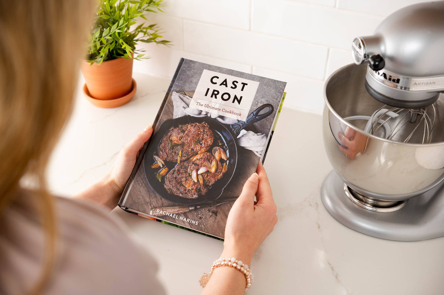 HarperCollins Focus - Cast Iron: The Ultimate Cookbook