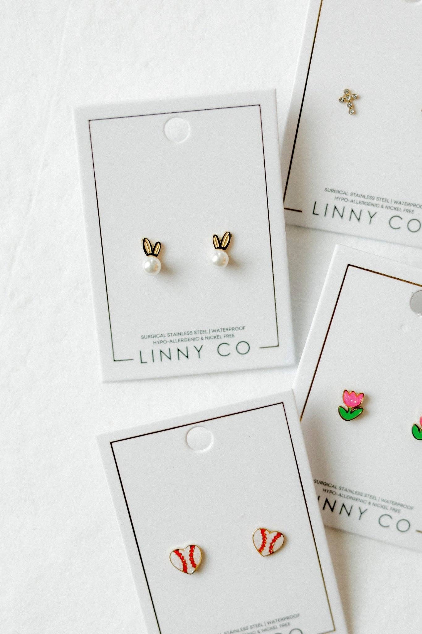 LINNY CO - Screwback Stud Earrings - Heidi Pearl Bunny