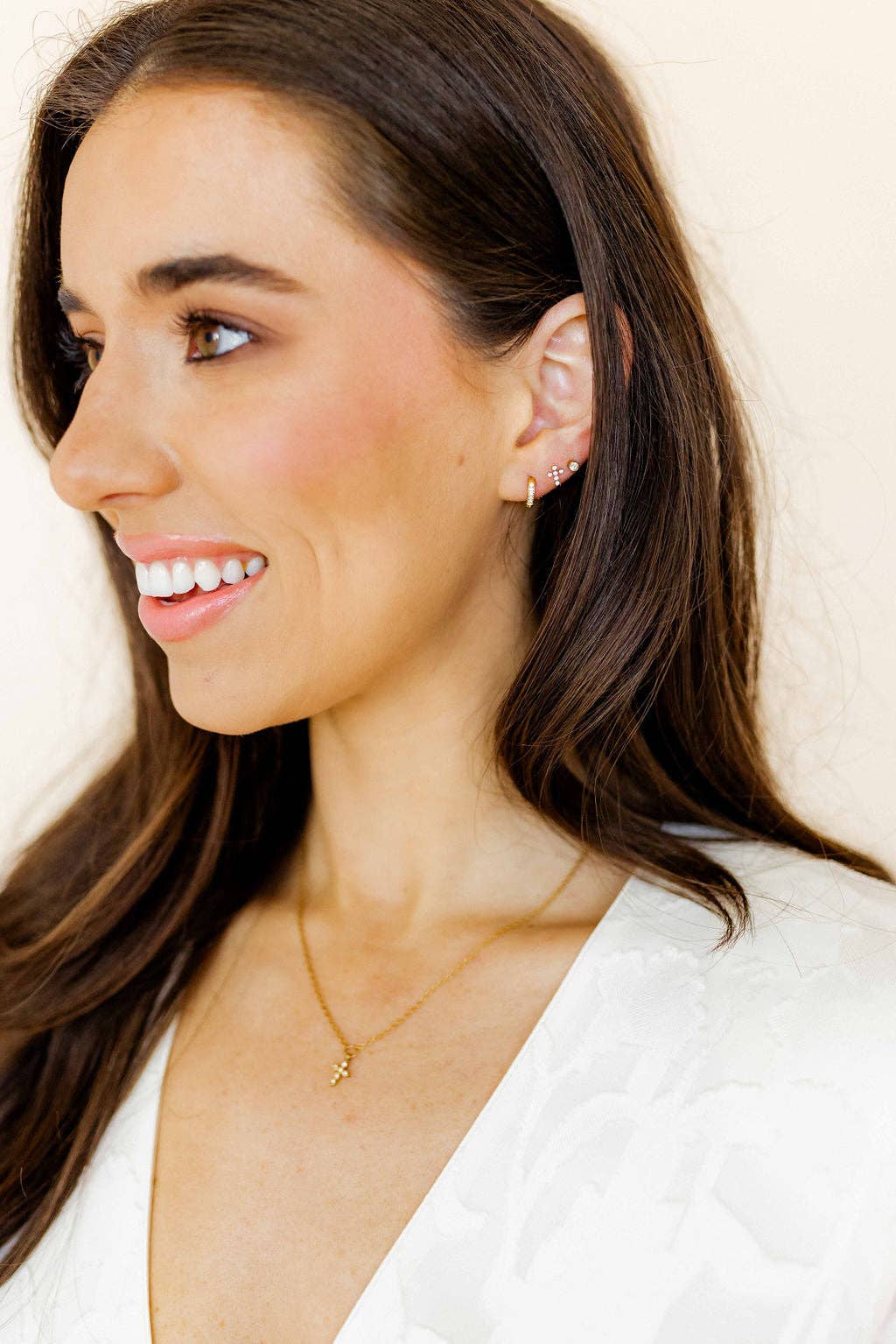 LINNY CO - Huggie Earrings - Scarlett Hoop Gold 8mm CZ