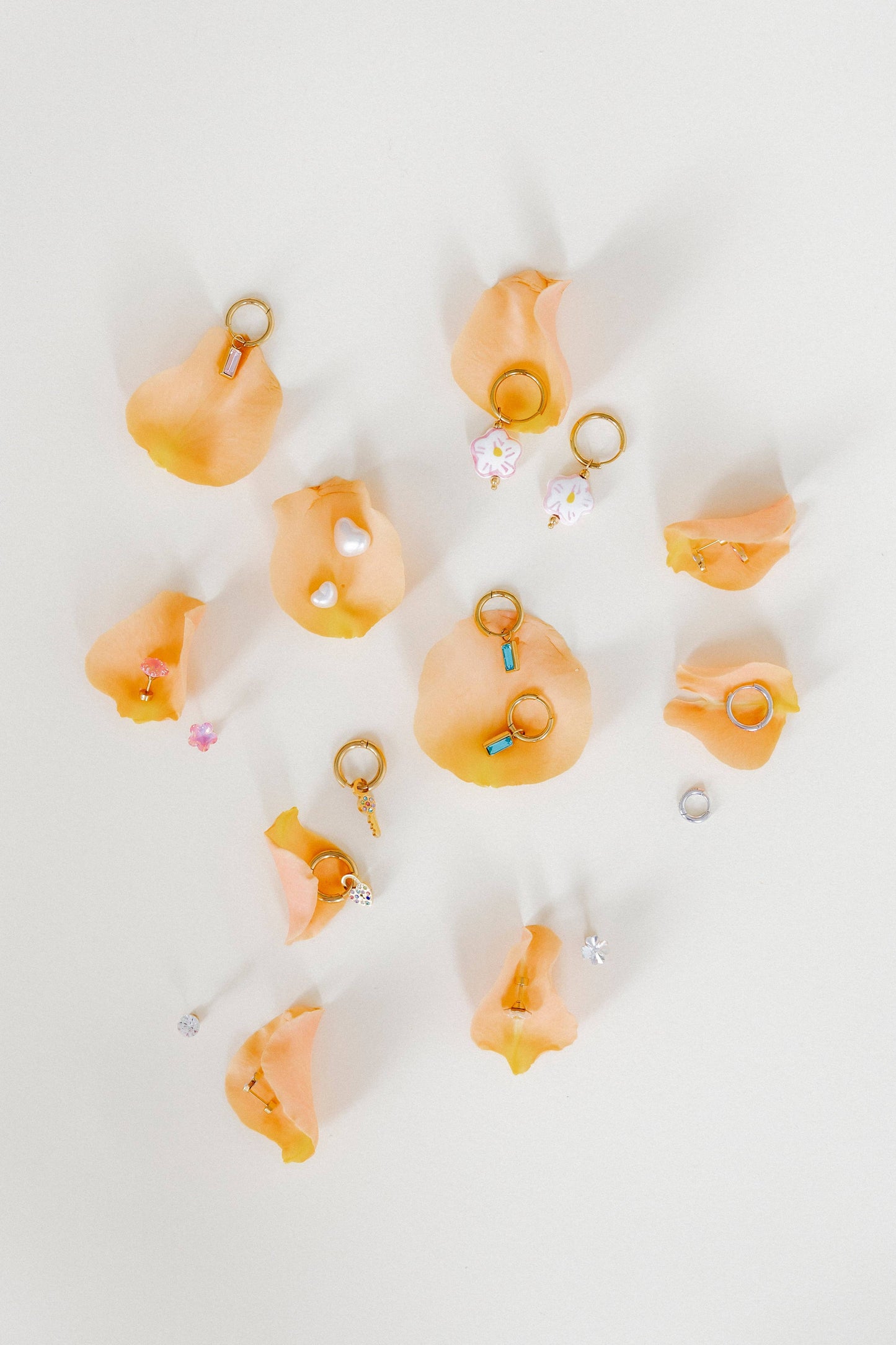 LINNY CO - Screwback Stud Earrings - Lucia Small