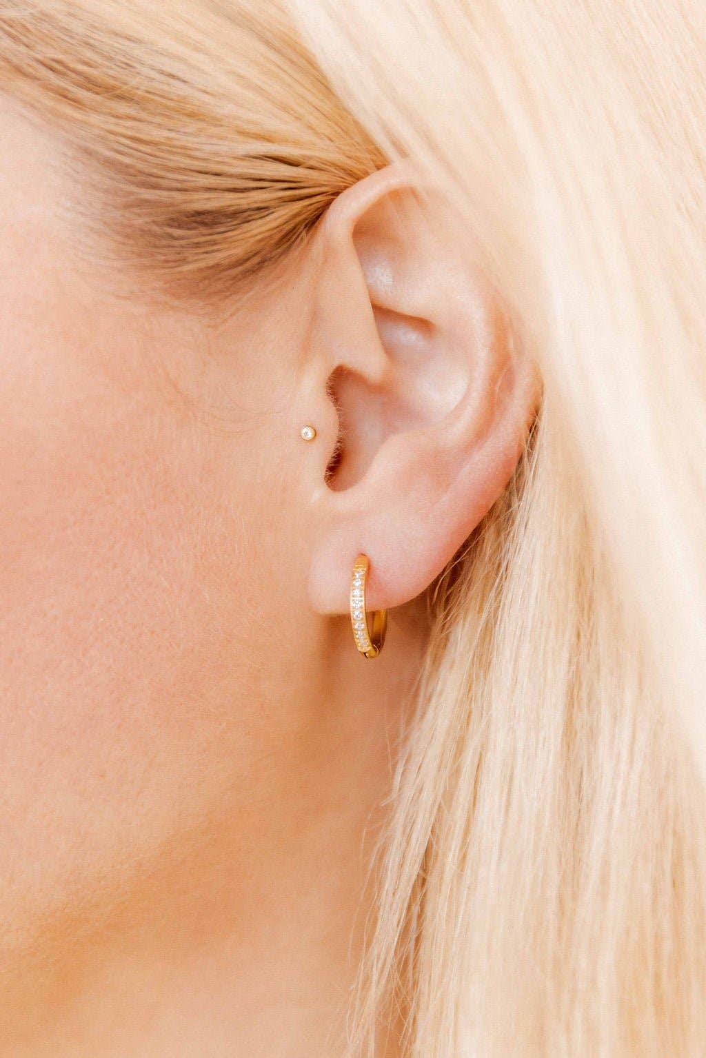 LINNY CO - Huggie Earrings - Scarlett Hoop Gold 12mm CZ