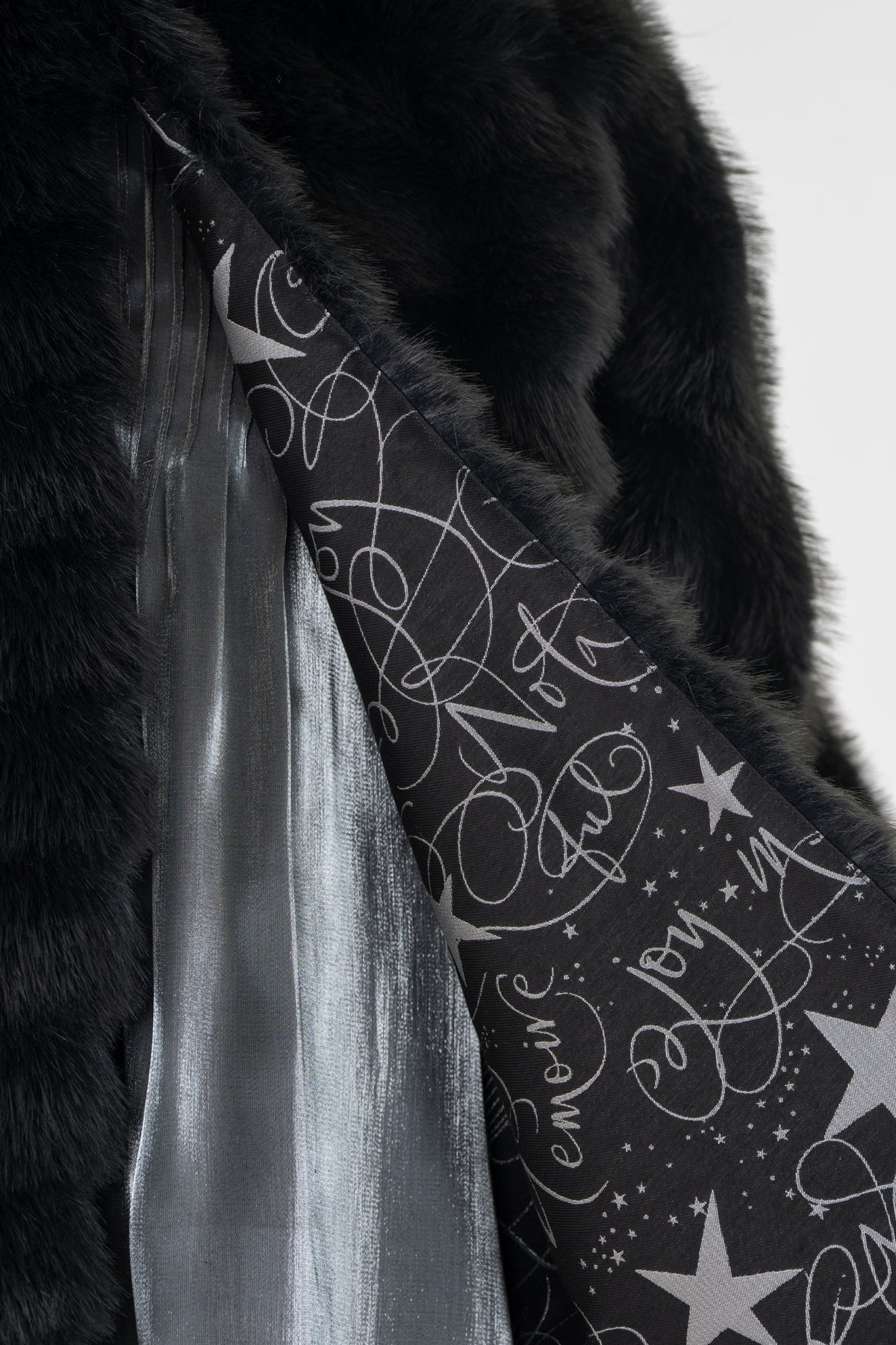 Coco Cape - Black Tie